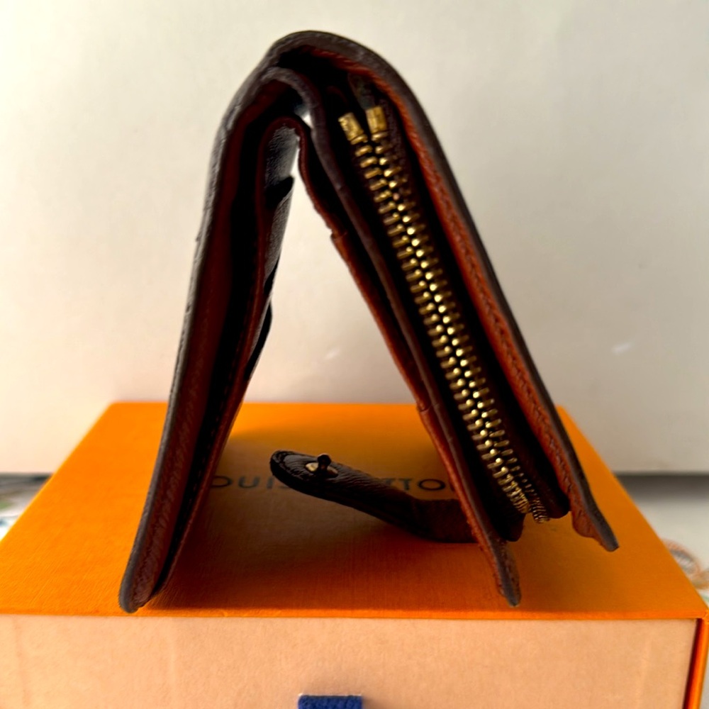 Louis SOLD ❤️Vuitton,❤️Compact zippered Brown Monogram Wallet
With COA , BOX - Picture 4 of 15